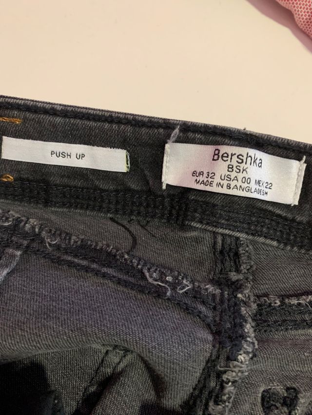 Pantalón vaquero negro