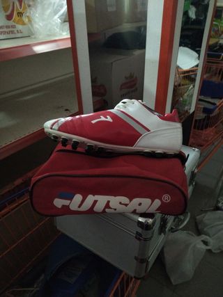 Zapatillas de fútbol numero 46 de segunda mano por 50 EUR en Granada en  WALLAPOP