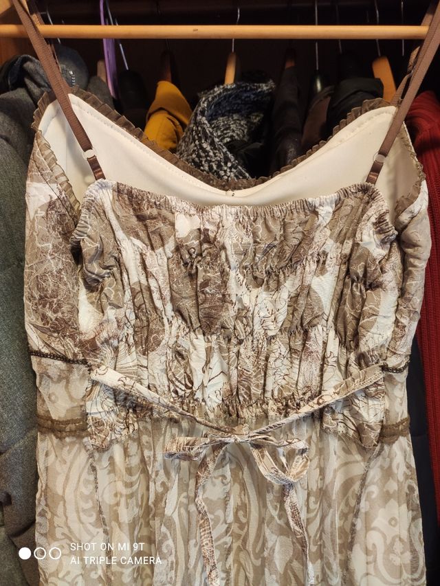 Precioso vestido marrón de tirantes