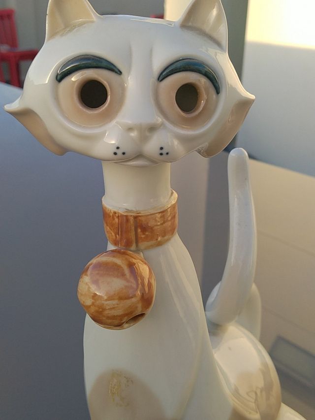 Gata de manises. muy exclusivo.