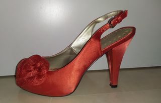 Zapatos de fiesta color coral de segunda mano por 10 EUR en Churriana de la  Vega en WALLAPOP