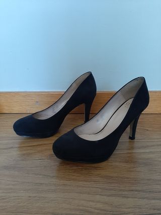 Zapato negro salon de segunda mano por 5 EUR en Palma de Mallorca en  WALLAPOP