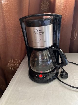TUPI S.A. - CAFETERA UFESA CG7232 AVANTIS 70 INOX CAPA 10 TAZAS GRANDES O  15 PEQUE?AS 