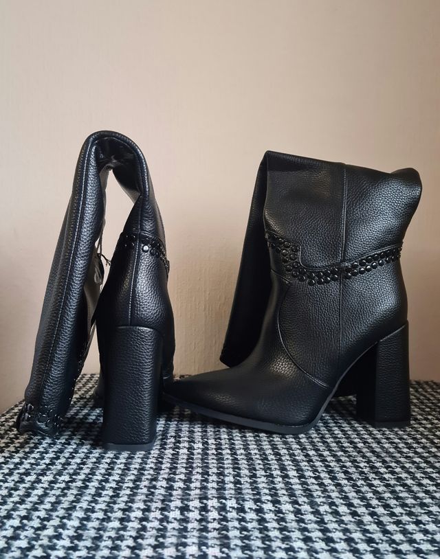 Botas altas nuevas