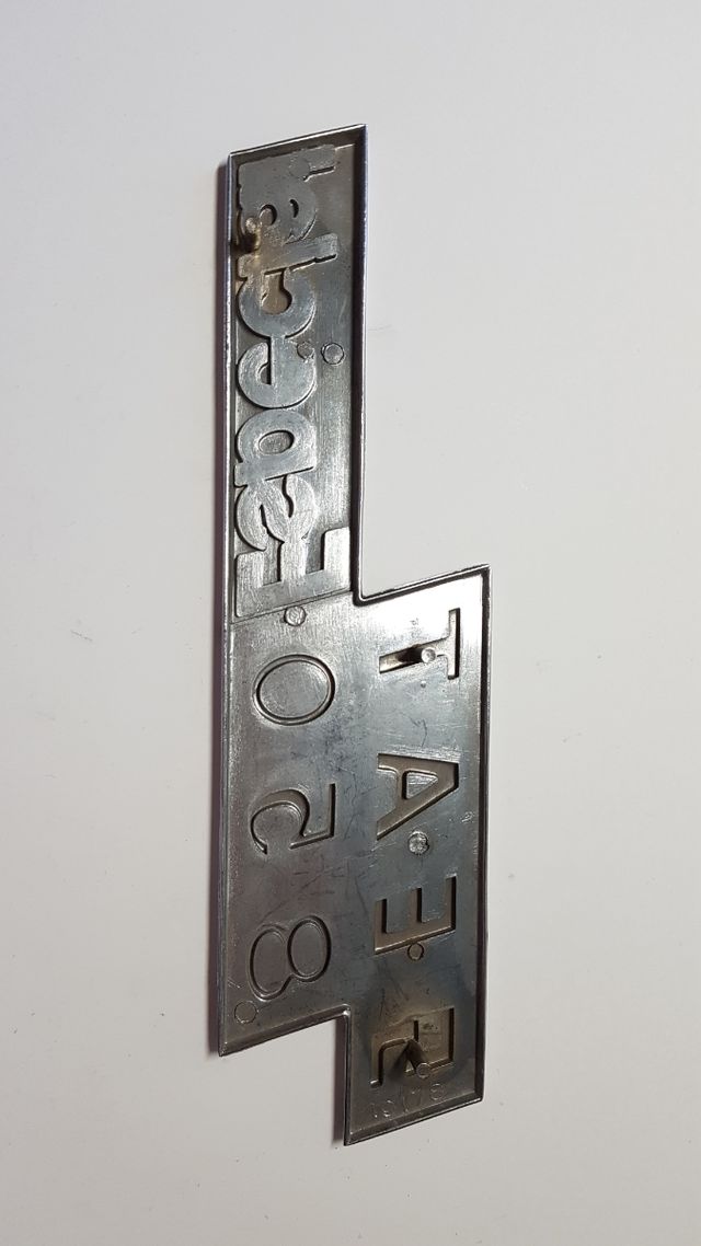 Seat 850 Especial. Emblema, anagrama o insignia.