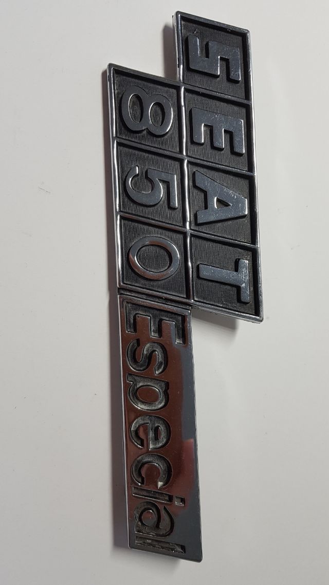 Seat 850 Especial. Emblema, anagrama o insignia.