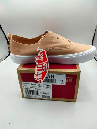 Vans de piel en color nude talla 36,5 de segunda mano por 66 EUR en Bilbao  en WALLAPOP