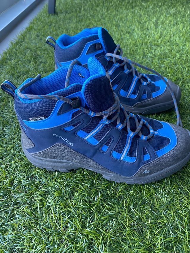 Botas de montaña talla 36 marca Quechua