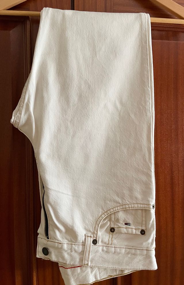 #Pantalón vaquero blanco, marca Tommy Hilfiger,T/M