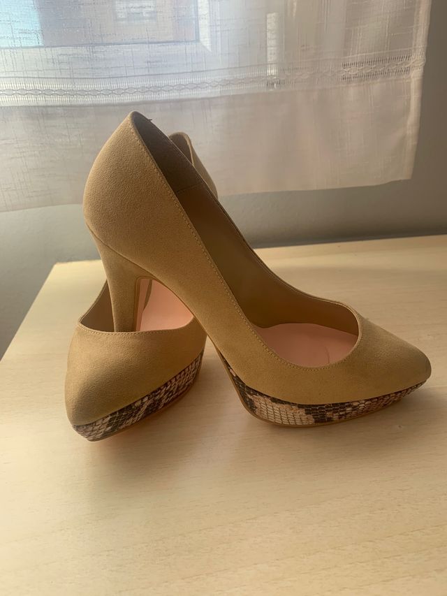 Zapatos ante color camel. N.37. Sin estrenar.