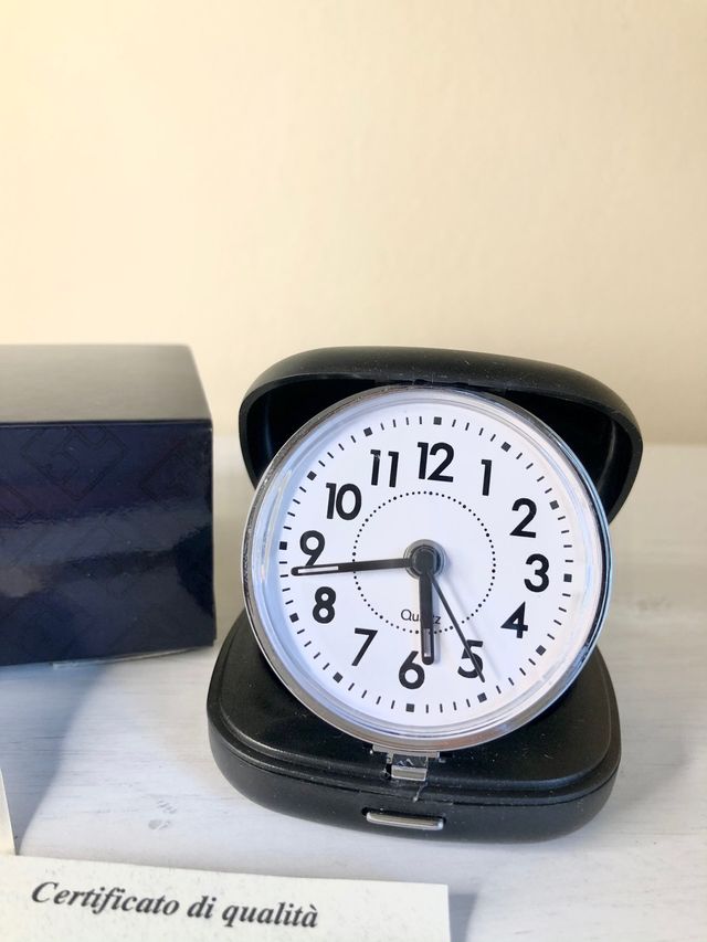 Reloj despertador de viaje con plata NUEVO