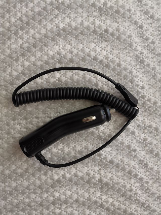 Cargador de telefono coche