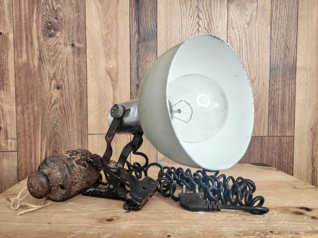 Lámpara de clip vintage. Estilo industrial. Años70
