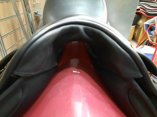 SILLA DOMA PIEL CON TOPES GRANDES