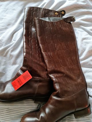 Botas Carolina Herrera de segunda mano por 80 EUR en Premià de Dalt en  WALLAPOP