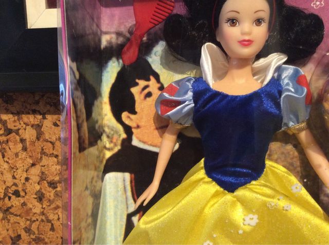 Boneca Disney Branca de Neve