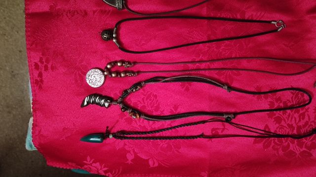 Collares de distinto tipo