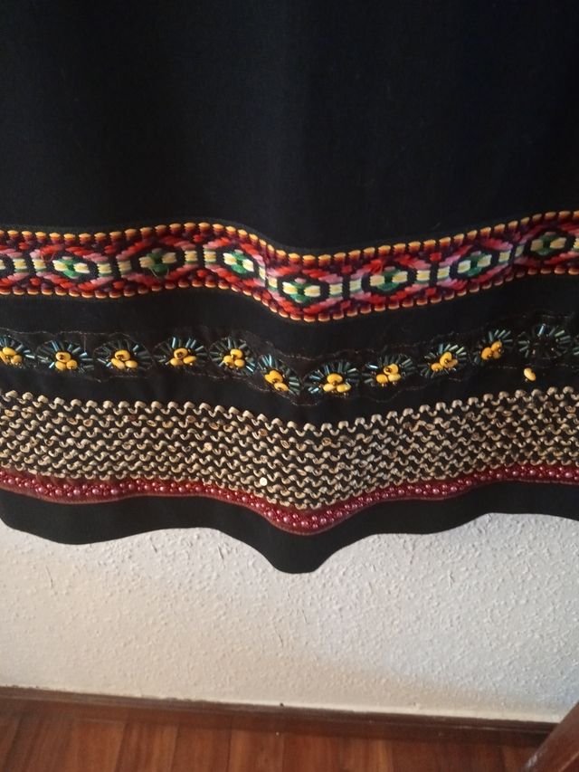 vestido negro con abalorios y bordados talla 40