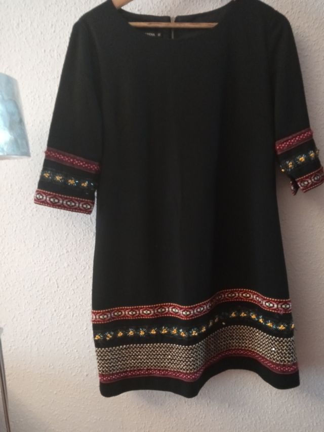 vestido negro con abalorios y bordados talla 40