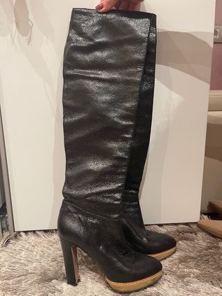 Botas Prada de segunda mano por 130 EUR en Barcelona en WALLAPOP