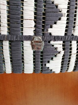 Bolso rejilla y trapillo de segunda mano por 8 EUR en Pego en WALLAPOP