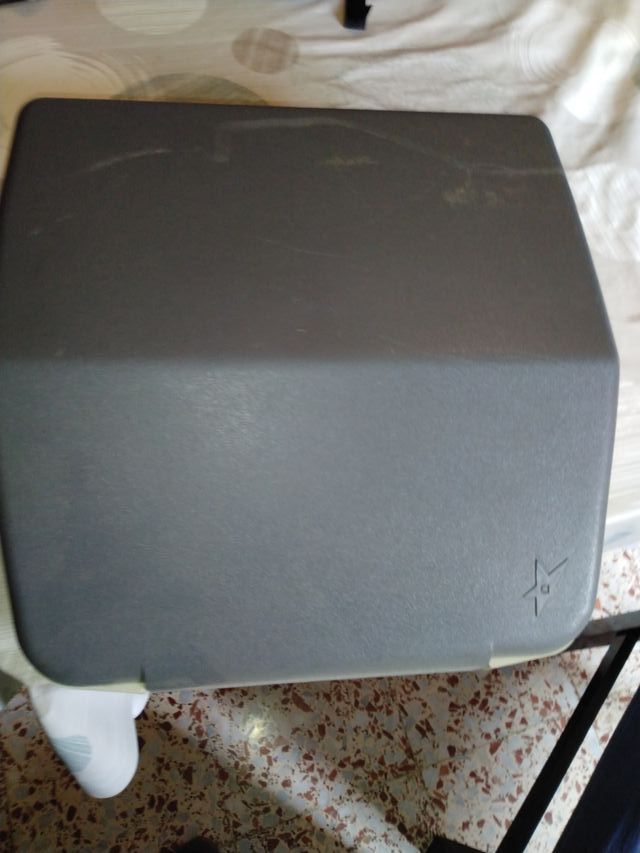 Maquina de escribir Antares con maleta.