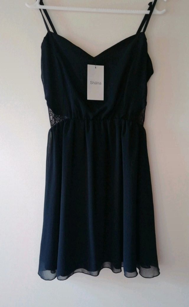 Vestido negro puntilla