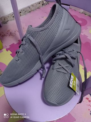 Bambas newfeel decathlon NUEVAS de segunda mano por 10 EUR en Sabadell en  WALLAPOP