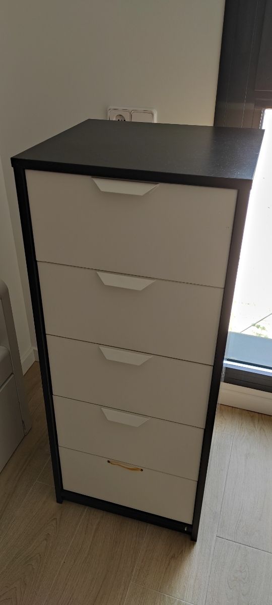 Armario cajones de segunda mano por 30 € en Madrid en WALLAPOP