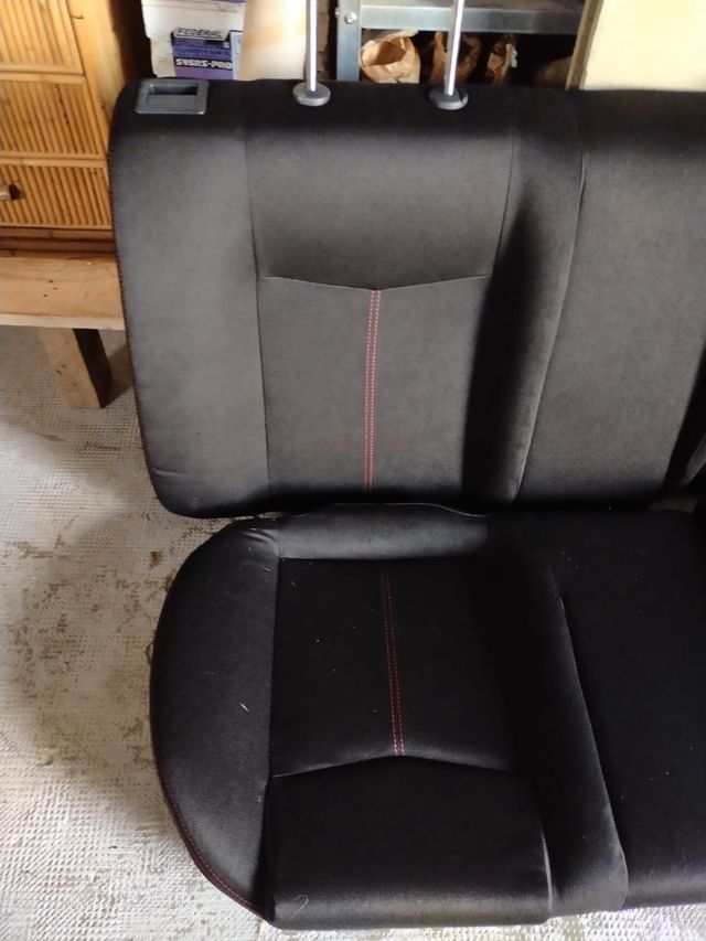 Asientos traseros Seat Cupra 6l de segunda mano por 200 € en Igualada en WALLAPOP Asientos traseros Seat Cupra 6l de segunda mano por 200 € en Igualada en WALLAPOP