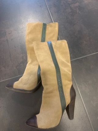 Botas piel BIMBA Y LOLA de segunda mano por 20 EUR en Bilbao en WALLAPOP