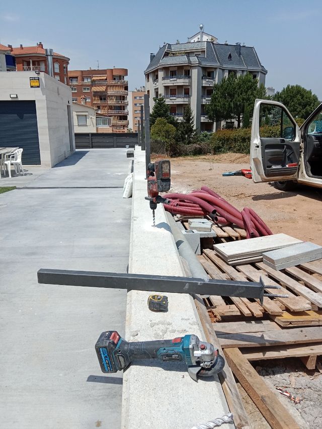 Oferta  de puertas  1 corredera +peatonal +motor