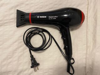 Secador de pelo marca BOSCH de segunda mano por 25 EUR en Viladecans en  WALLAPOP
