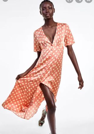 Vestido lunares zara de segunda mano por 10 EUR en León en WALLAPOP