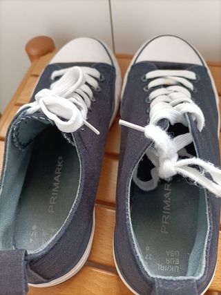 Bambas zapatillas deportivas Primark talla 37 de segunda mano por 2,5 EUR  en Ferrol en WALLAPOP