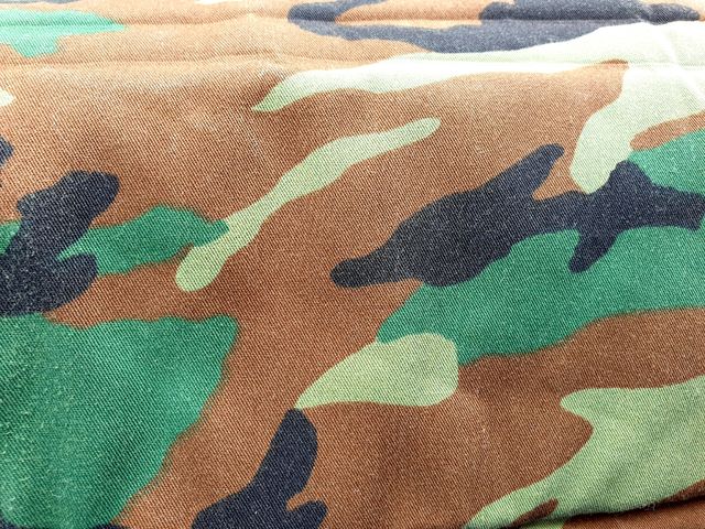 Sudadero caballo estilo militar