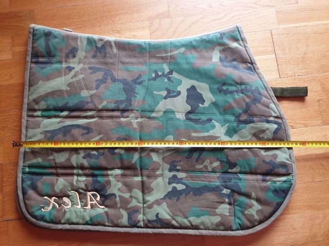 Sudadero caballo estilo militar