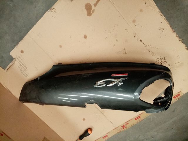 tapa lateral Piaggio x9