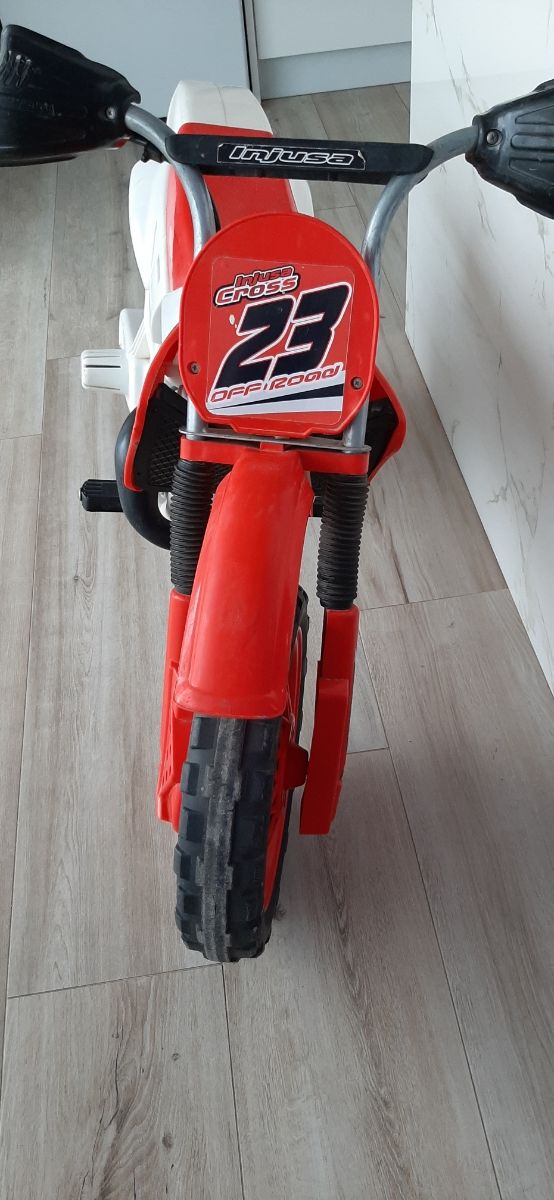 Moto INJUSA bateria eléctrica niños