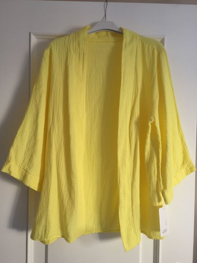 Chaqueta "Nueva Temporada". Nueva con etiqueta.