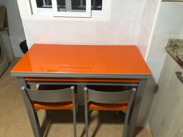 Mesa cocina con sillas de segunda mano por 70 € en Valencia en WALLAPOP