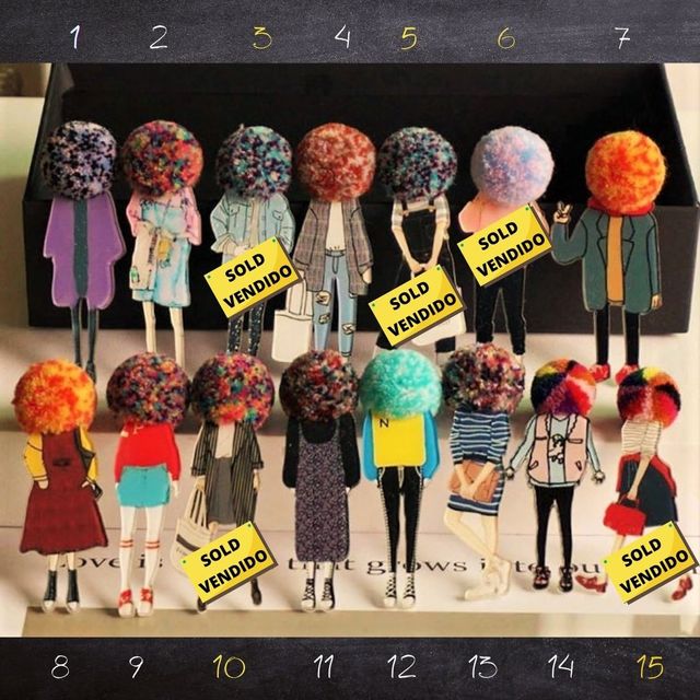 Originales broches de acrilico con pelo afro