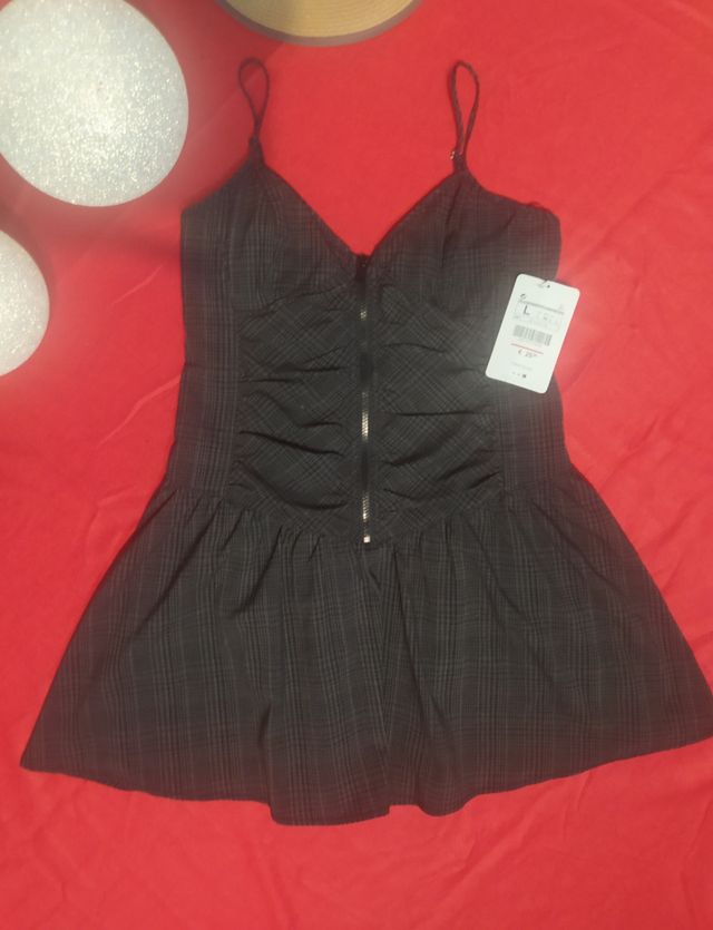 Vestido corto Nuevo de Zara new Colección
