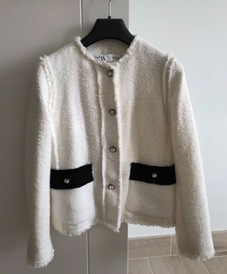Chaqueta estructura de Zara. de segunda mano por 12 EUR en Coria en WALLAPOP