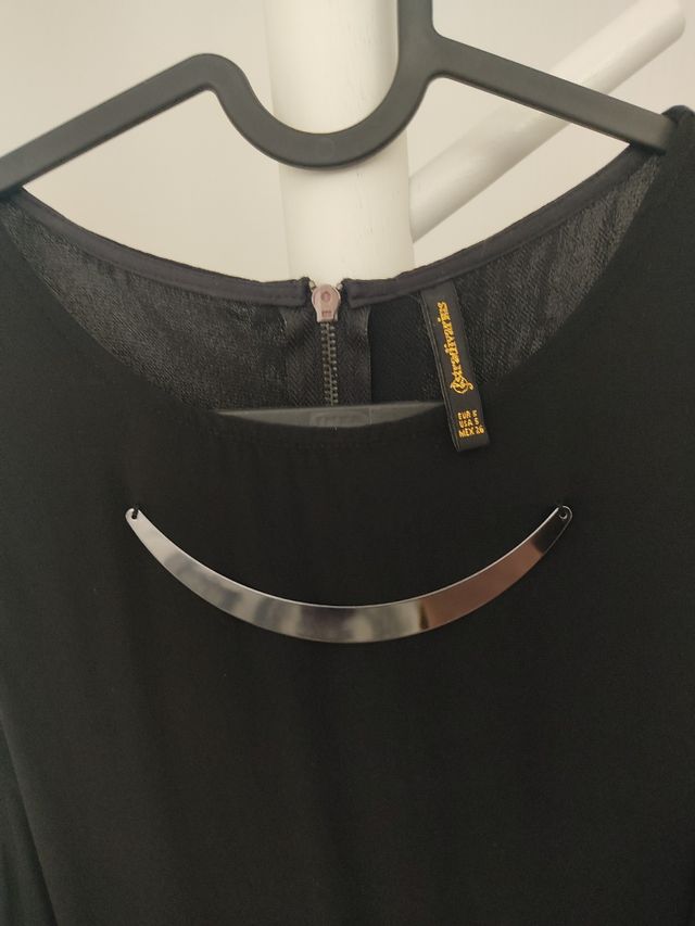 Stradivarius. Camiseta chica fiesta