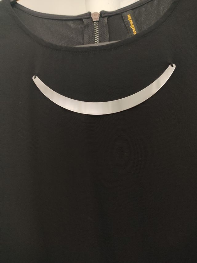 Stradivarius. Camiseta chica fiesta