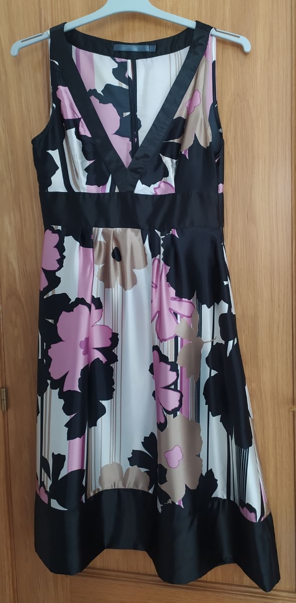 Vestido mujer, con abertura en la espalda