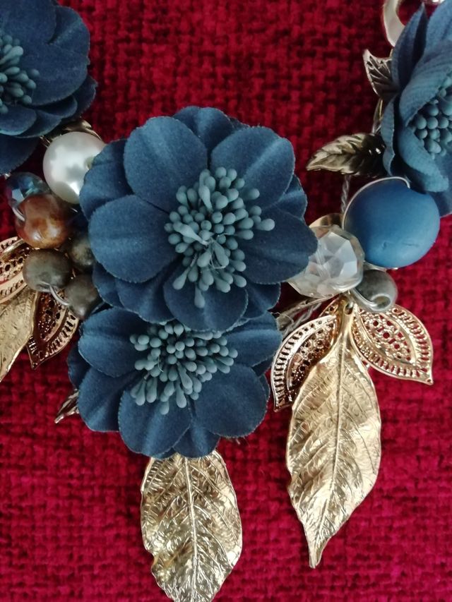 Gargantilla fantasia.