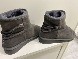 Botas de pelo Gooce a estrenar de segunda mano por 35 EUR en Eibar en  WALLAPOP