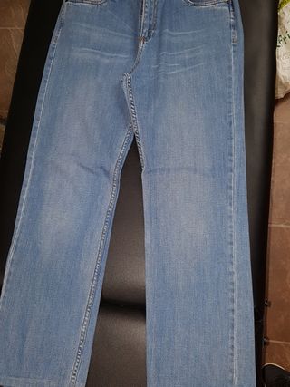 Vaqueros de mujer Thomas Burberry originales T 30 de segunda mano por 20  EUR en Humanes de Madrid en WALLAPOP